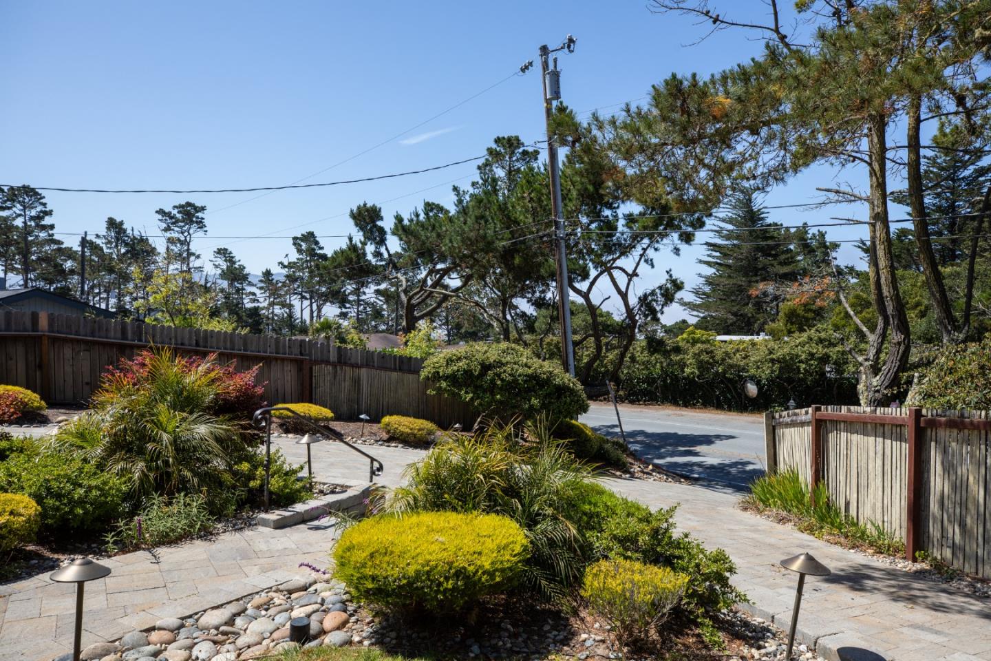 Detail Gallery Image 3 of 46 For 4117 Sunridge Rd, Pebble Beach,  CA 93953 - 4 Beds | 3 Baths