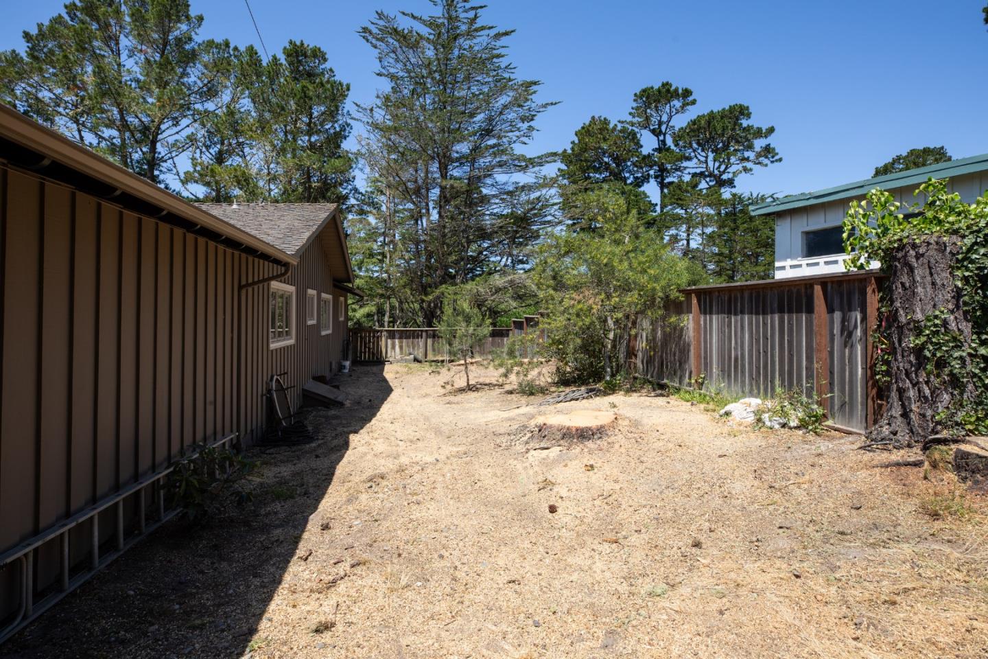 Detail Gallery Image 31 of 46 For 4117 Sunridge Rd, Pebble Beach,  CA 93953 - 4 Beds | 3 Baths