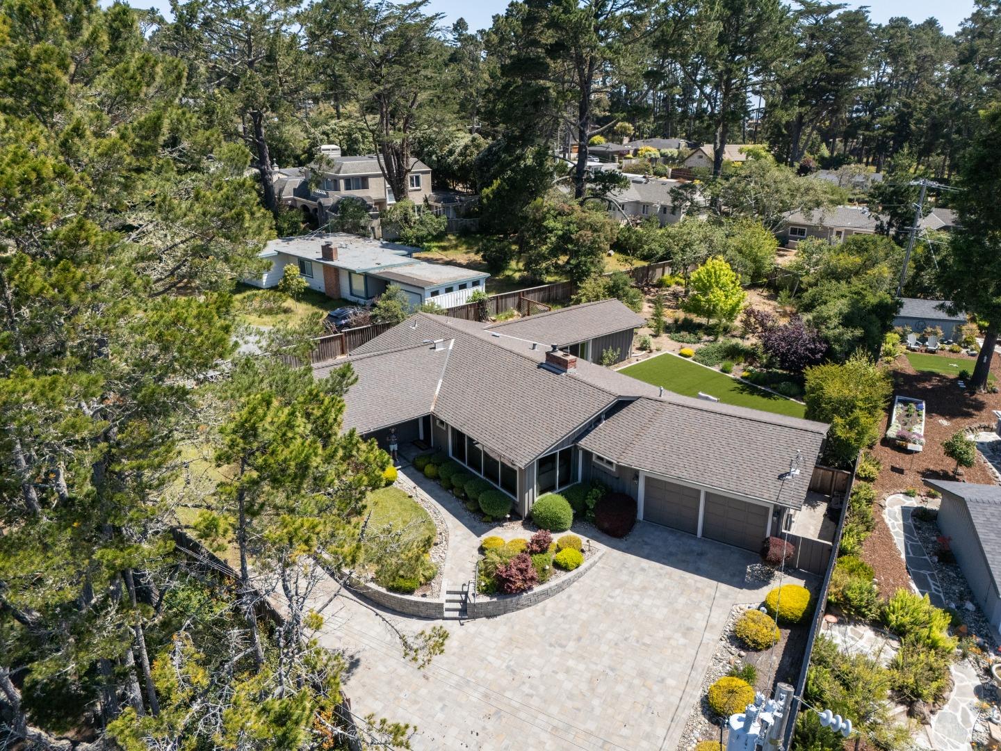 Detail Gallery Image 37 of 46 For 4117 Sunridge Rd, Pebble Beach,  CA 93953 - 4 Beds | 3 Baths