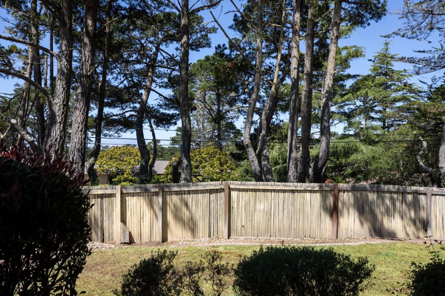 Detail Gallery Image 4 of 46 For 4117 Sunridge Rd, Pebble Beach,  CA 93953 - 4 Beds | 3 Baths