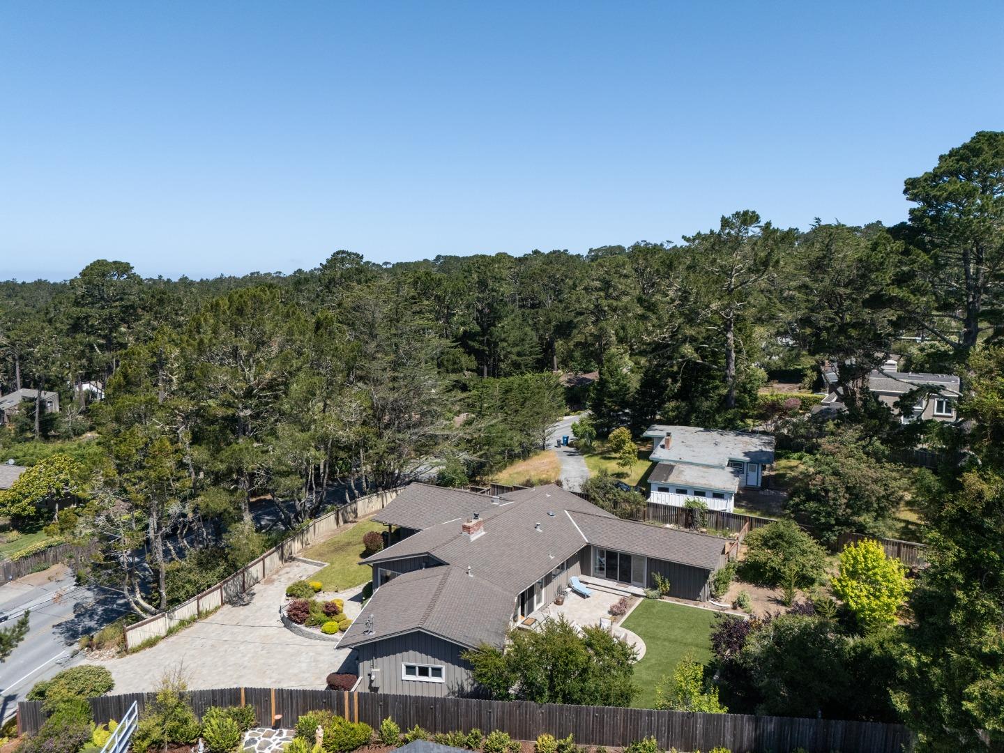 Detail Gallery Image 40 of 46 For 4117 Sunridge Rd, Pebble Beach,  CA 93953 - 4 Beds | 3 Baths