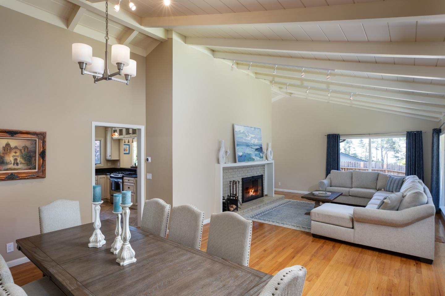 Detail Gallery Image 7 of 46 For 4117 Sunridge Rd, Pebble Beach,  CA 93953 - 4 Beds | 3 Baths