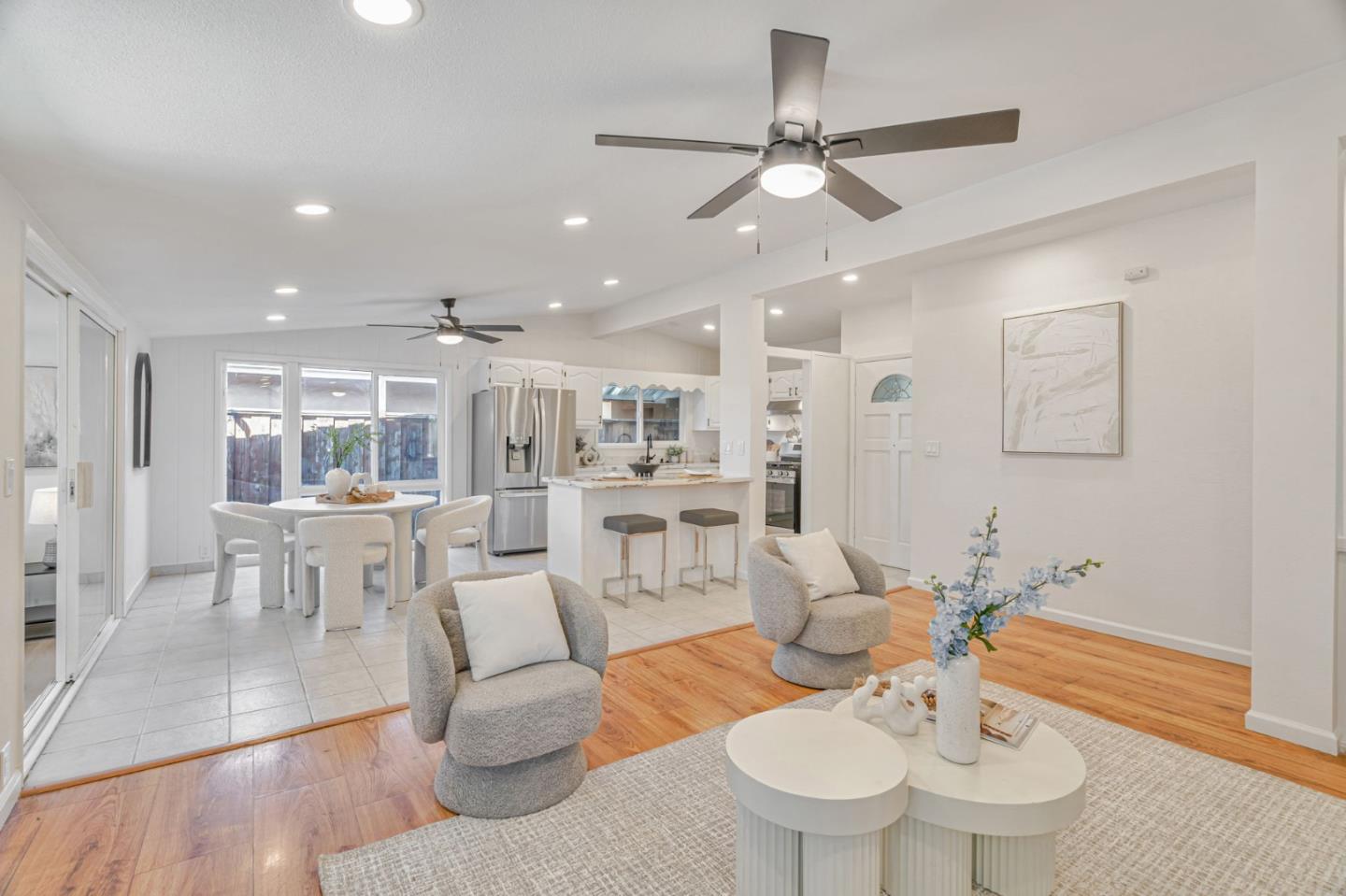 Detail Gallery Image 5 of 28 For 3332 Pepper Tree Ln, San Jose,  CA 95127 - 3 Beds | 1/1 Baths
