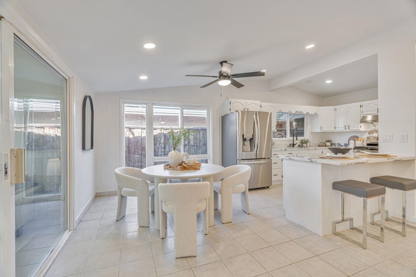 Detail Gallery Image 6 of 28 For 3332 Pepper Tree Ln, San Jose,  CA 95127 - 3 Beds | 1/1 Baths
