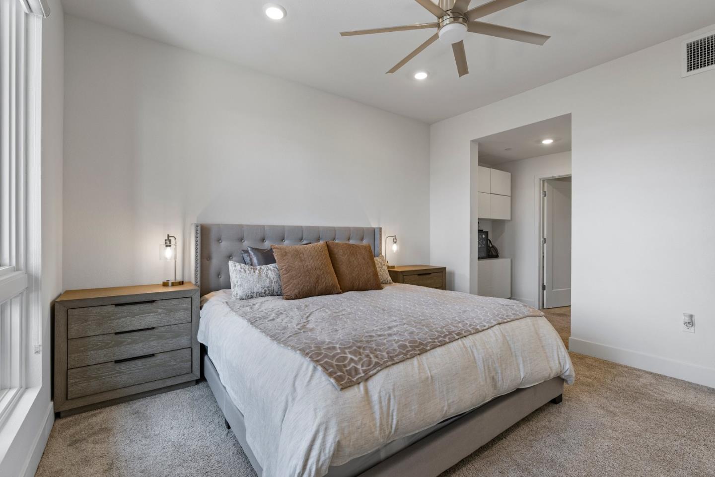 Detail Gallery Image 13 of 70 For 3698 Vision Cmn #318,  Fremont,  CA 94538 - 1 Beds | 1 Baths