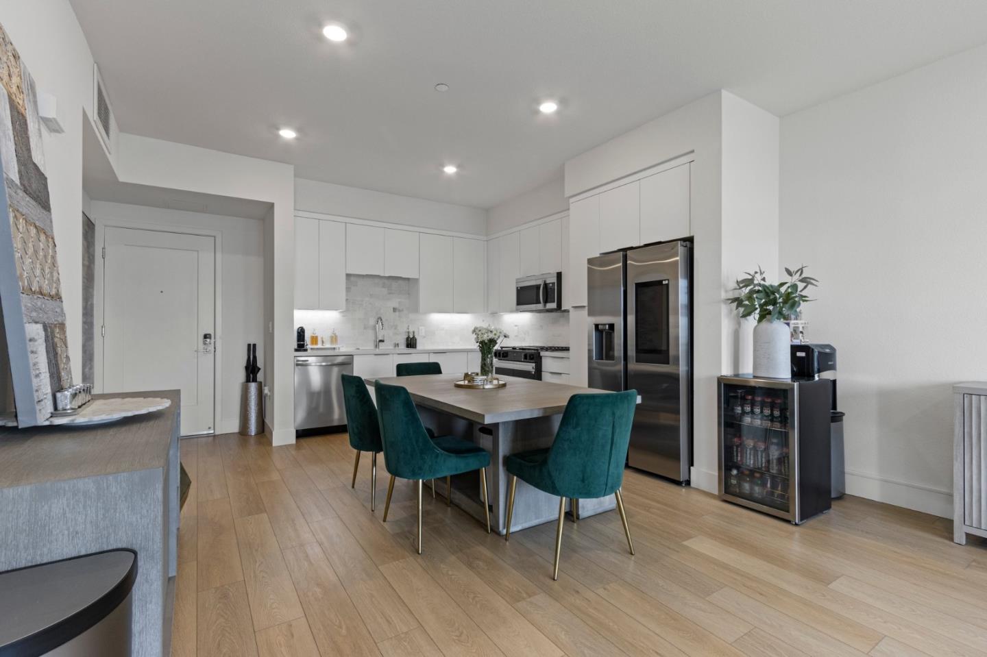 Detail Gallery Image 18 of 70 For 3698 Vision Cmn #318,  Fremont,  CA 94538 - 1 Beds | 1 Baths