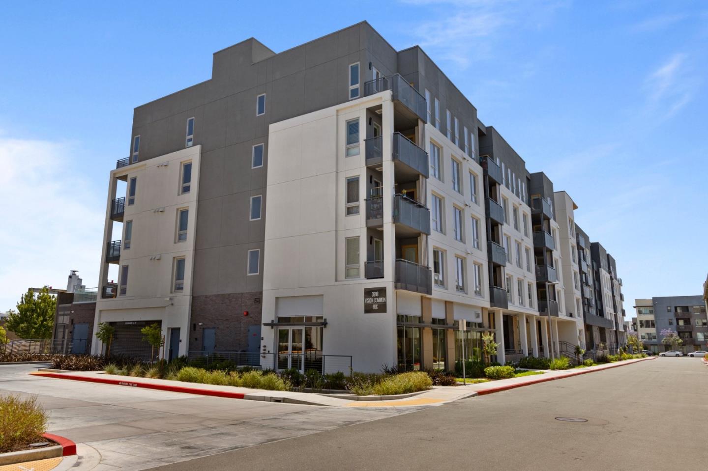 Detail Gallery Image 2 of 70 For 3698 Vision Cmn #318,  Fremont,  CA 94538 - 1 Beds | 1 Baths