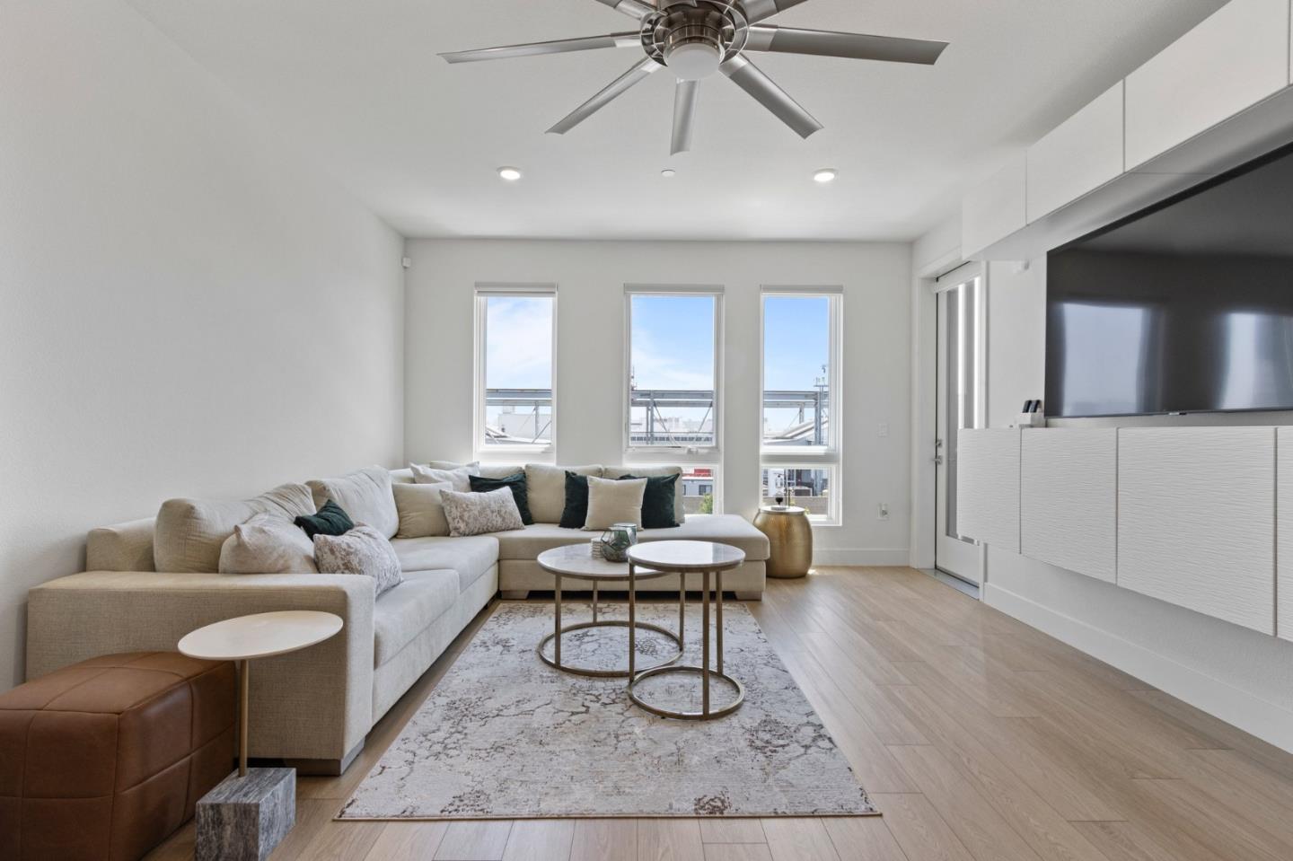 Detail Gallery Image 28 of 70 For 3698 Vision Cmn #318,  Fremont,  CA 94538 - 1 Beds | 1 Baths