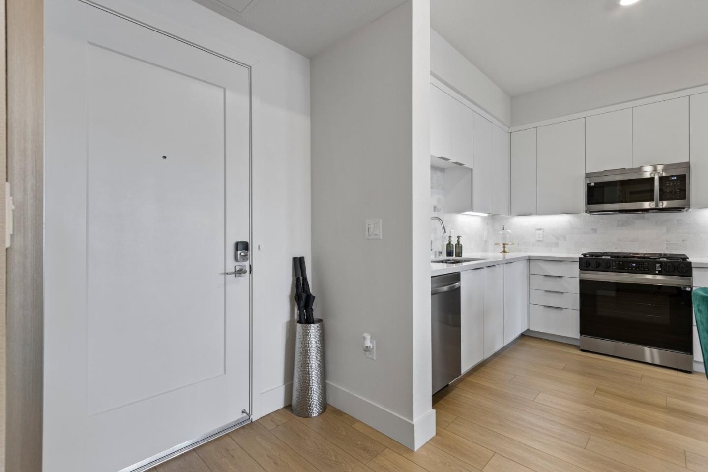 Detail Gallery Image 41 of 70 For 3698 Vision Cmn #318,  Fremont,  CA 94538 - 1 Beds | 1 Baths