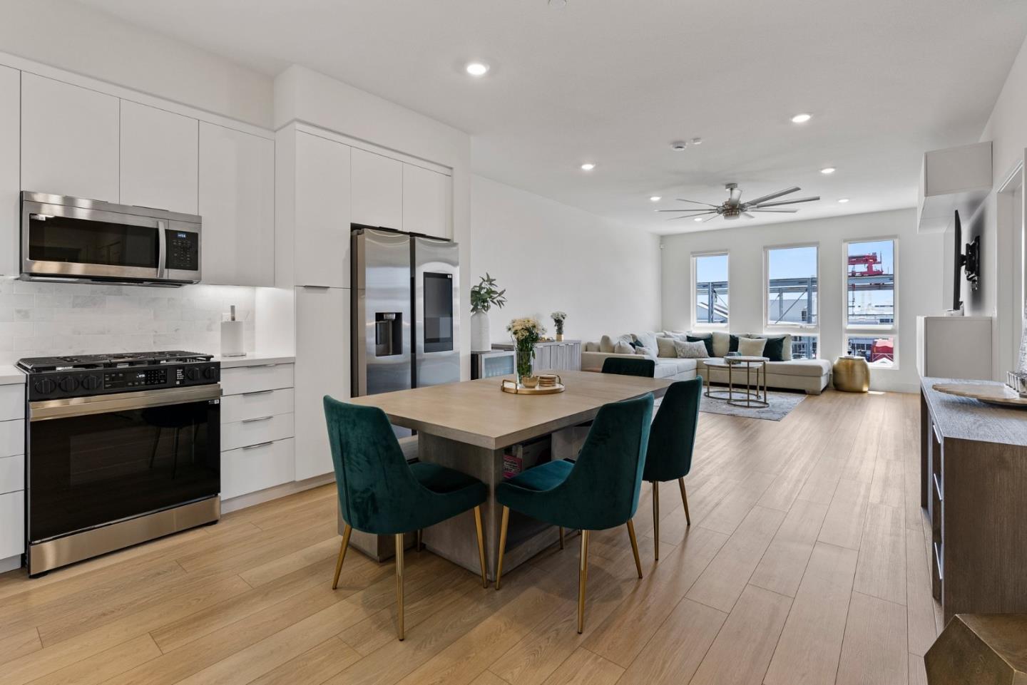 Detail Gallery Image 7 of 70 For 3698 Vision Cmn #318,  Fremont,  CA 94538 - 1 Beds | 1 Baths