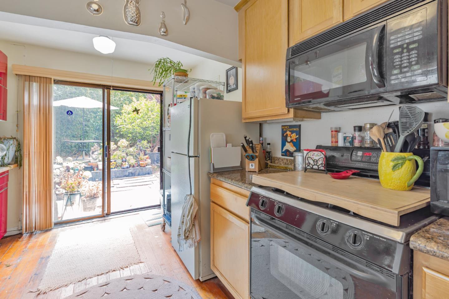 Detail Gallery Image 11 of 21 For 154 San Benito Rd, Brisbane,  CA 94005 - 1 Beds | 1 Baths