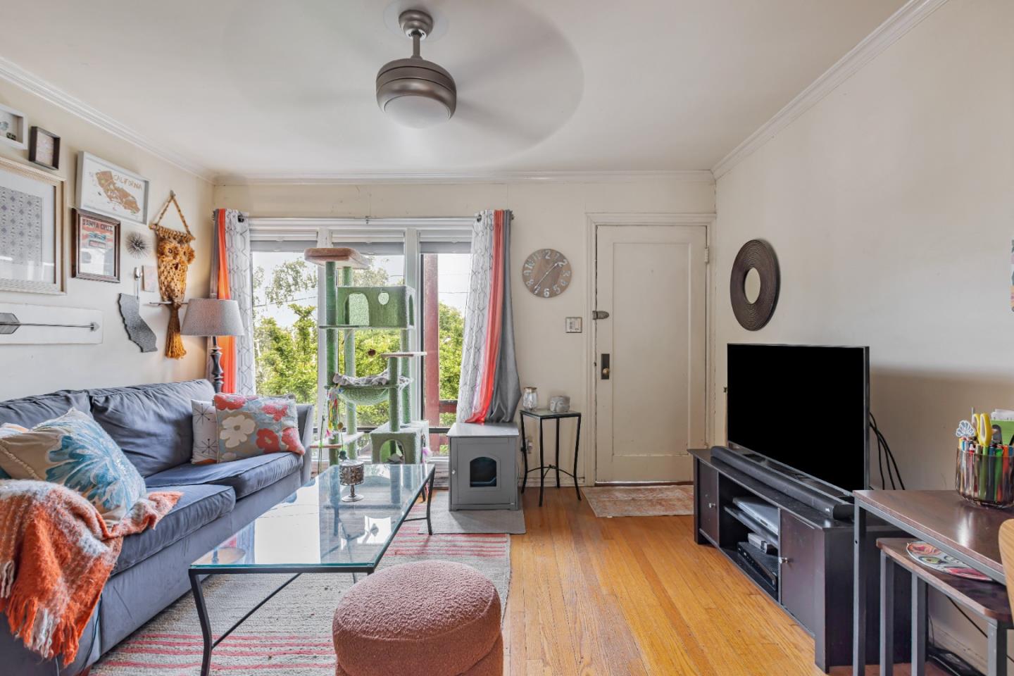 Detail Gallery Image 3 of 21 For 154 San Benito Rd, Brisbane,  CA 94005 - 1 Beds | 1 Baths
