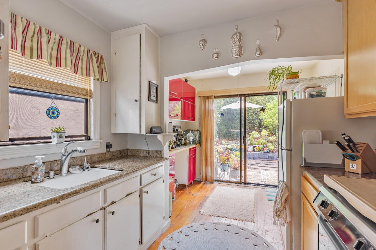 Detail Gallery Image 6 of 21 For 154 San Benito Rd, Brisbane,  CA 94005 - 1 Beds | 1 Baths