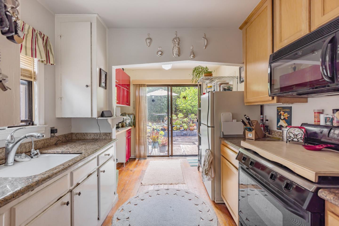 Detail Gallery Image 8 of 21 For 154 San Benito Rd, Brisbane,  CA 94005 - 1 Beds | 1 Baths