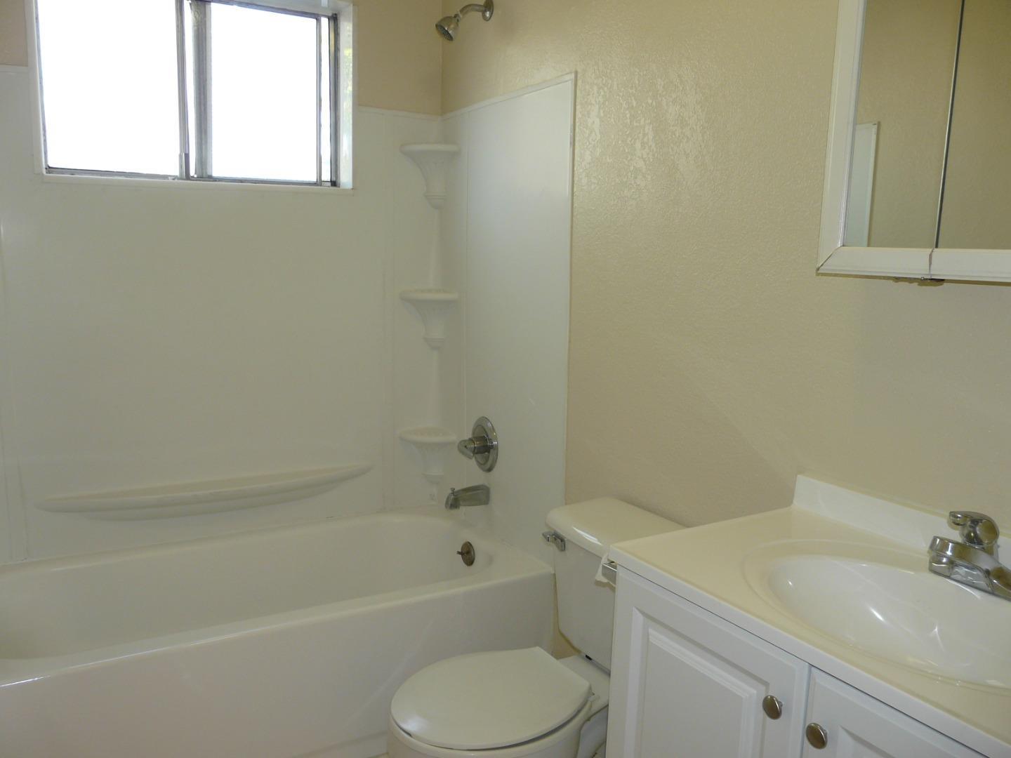 Detail Gallery Image 10 of 15 For 326 N 19th St, San Jose,  CA 95112 - 6 Beds | 2 Baths