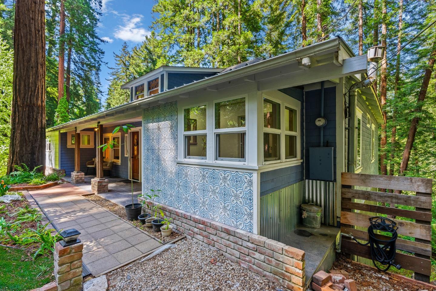 Detail Gallery Image 4 of 71 For 8866 Highway 9, Ben Lomond,  CA 95005 - 3 Beds | 2 Baths