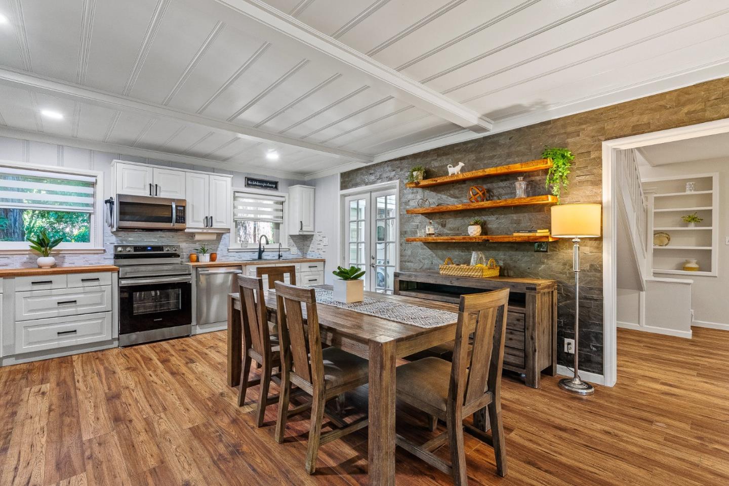 Detail Gallery Image 10 of 66 For 13896 Bear Creek Rd, Boulder Creek,  CA 95006 - 3 Beds | 2 Baths