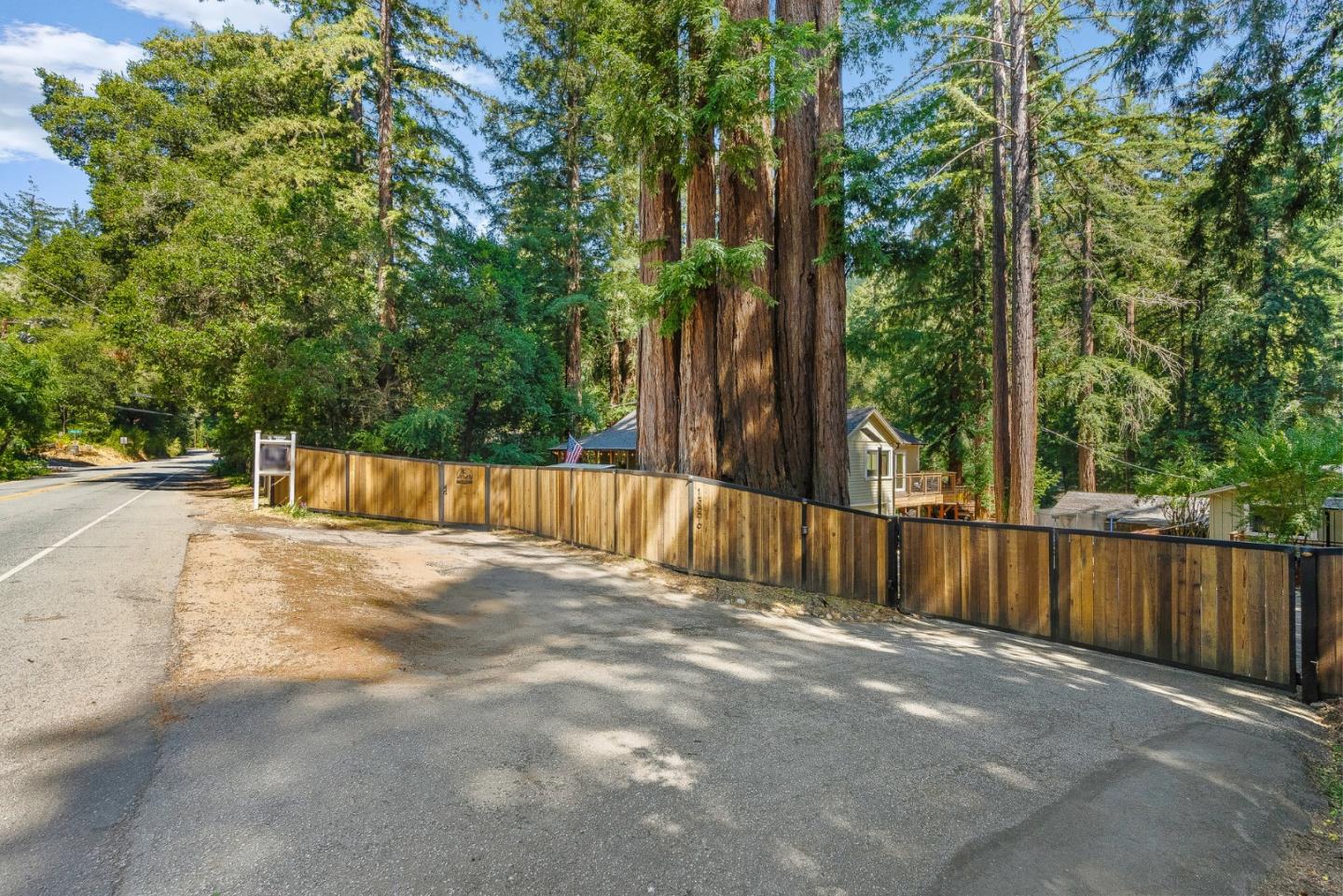 Detail Gallery Image 55 of 66 For 13896 Bear Creek Rd, Boulder Creek,  CA 95006 - 3 Beds | 2 Baths