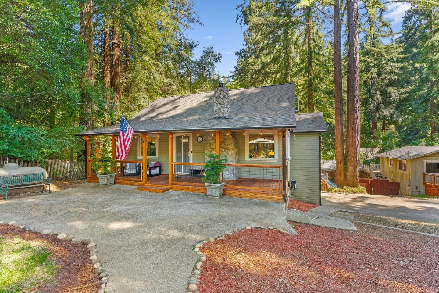 Detail Gallery Image 6 of 66 For 13896 Bear Creek Rd, Boulder Creek,  CA 95006 - 3 Beds | 2 Baths