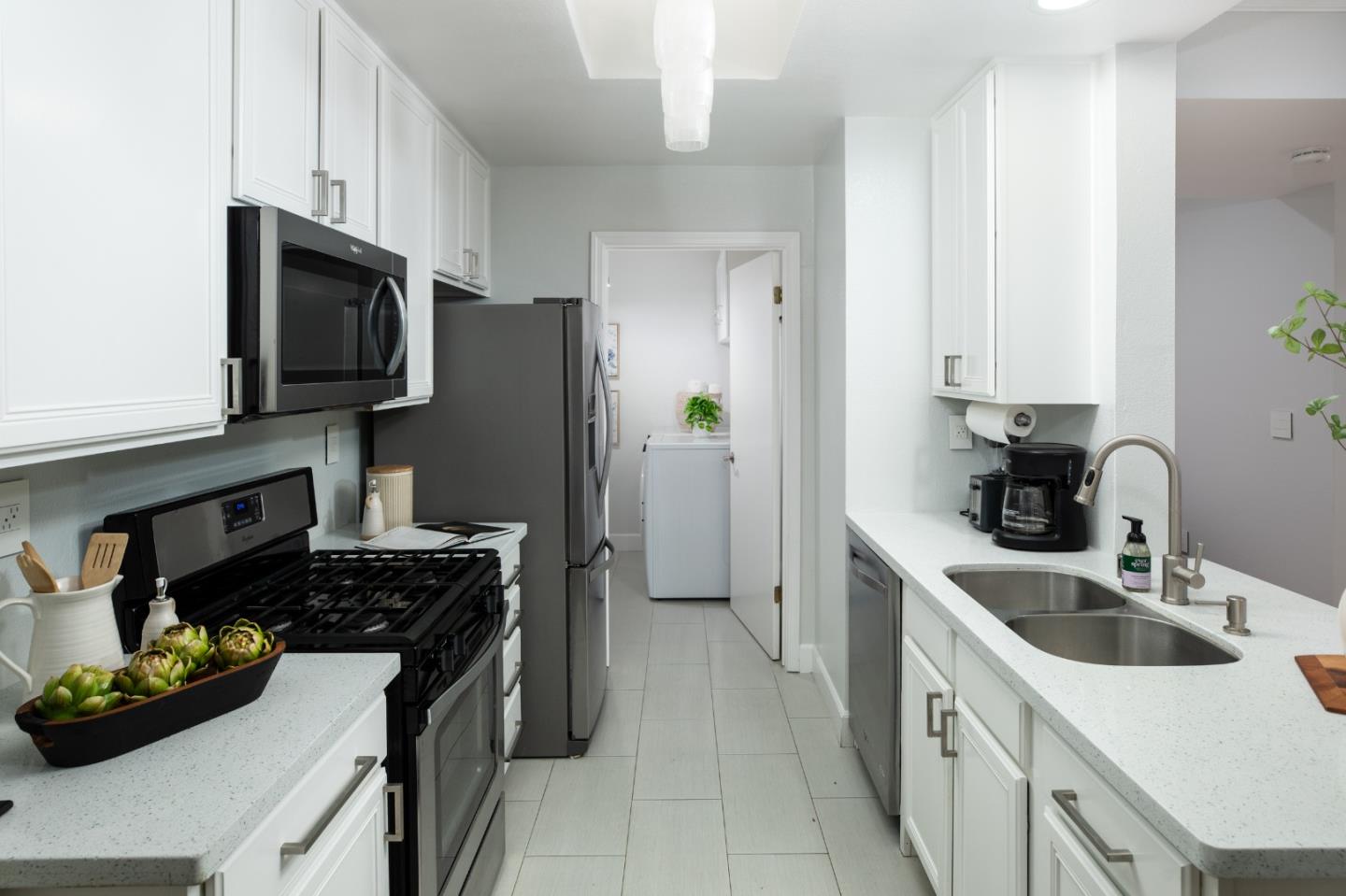 Detail Gallery Image 9 of 21 For 607 Arcadia Ter #102,  Sunnyvale,  CA 94085 - 1 Beds | 1 Baths