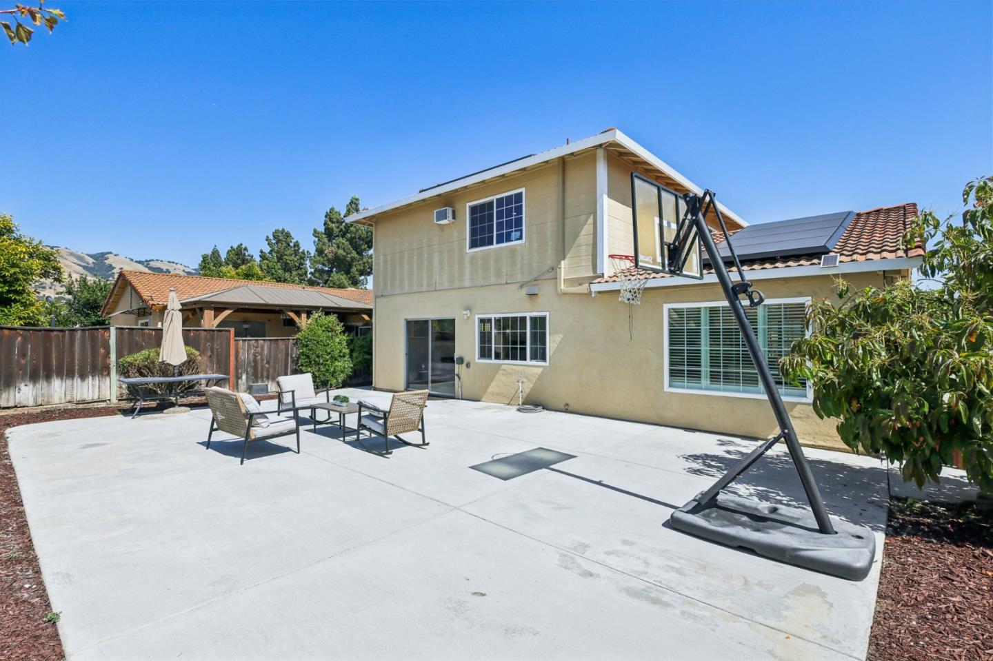 Detail Gallery Image 31 of 61 For 3065 Centerwood Way, San Jose,  CA 95148 - 4 Beds | 2/1 Baths