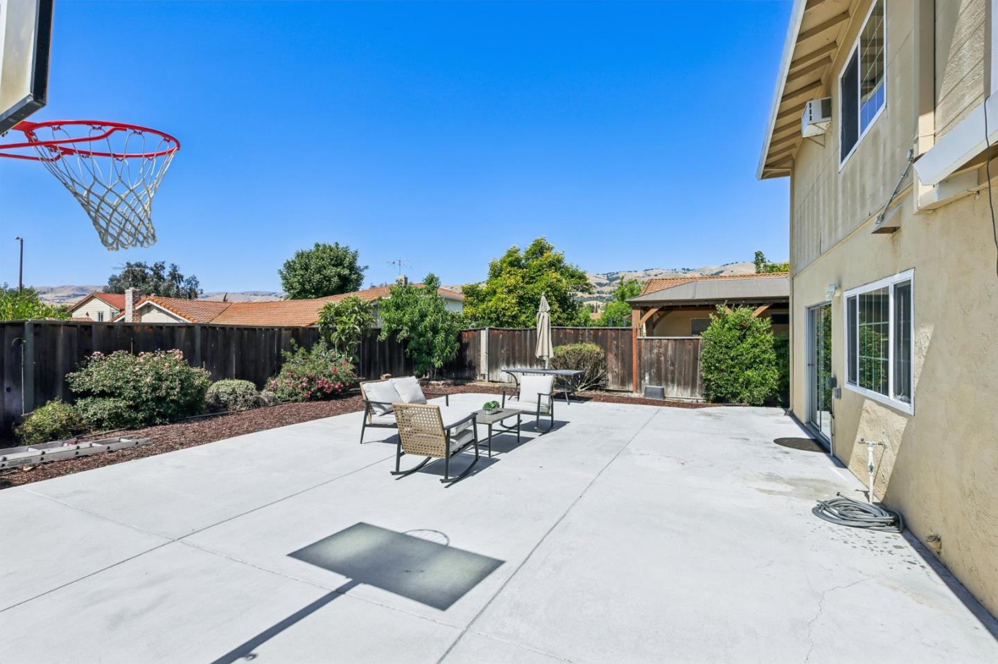 Detail Gallery Image 33 of 61 For 3065 Centerwood Way, San Jose,  CA 95148 - 4 Beds | 2/1 Baths