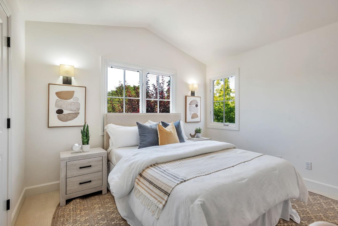 Detail Gallery Image 25 of 39 For 1601 Kentfield Ave, Redwood City,  CA 94061 - 3 Beds | 2/1 Baths