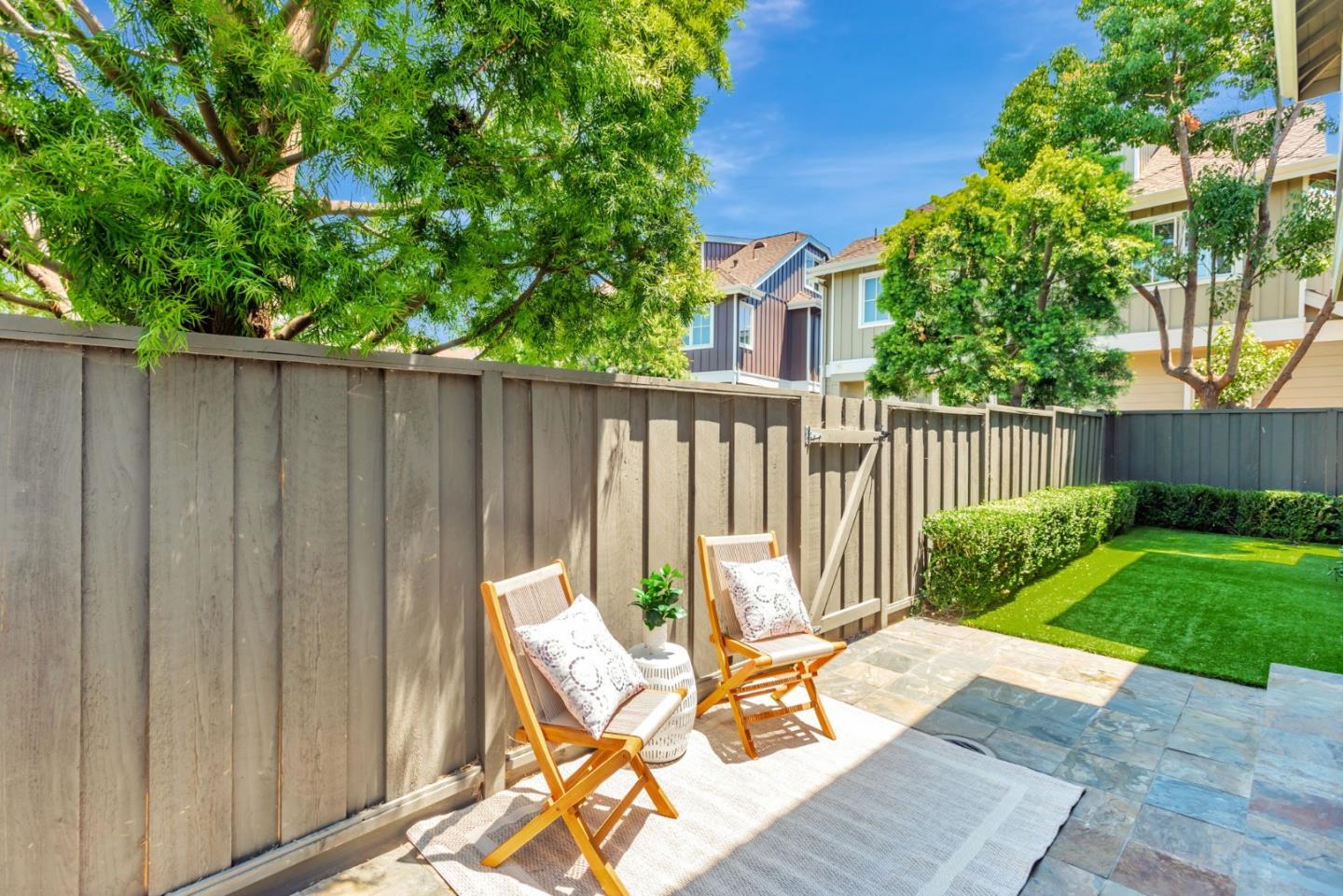 Detail Gallery Image 35 of 39 For 1601 Kentfield Ave, Redwood City,  CA 94061 - 3 Beds | 2/1 Baths