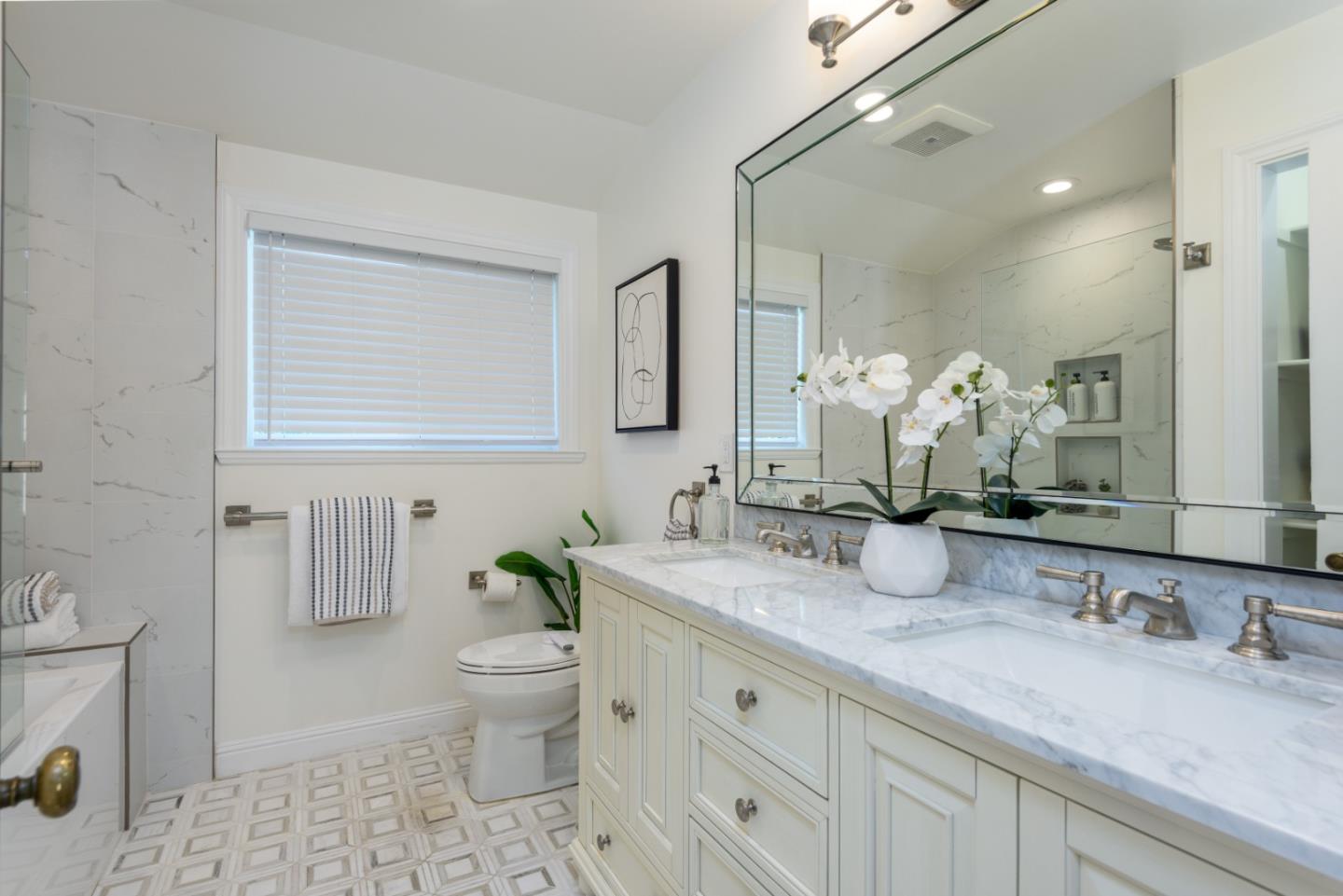 Detail Gallery Image 16 of 25 For 313 Seville Way, San Mateo,  CA 94402 - 3 Beds | 2 Baths