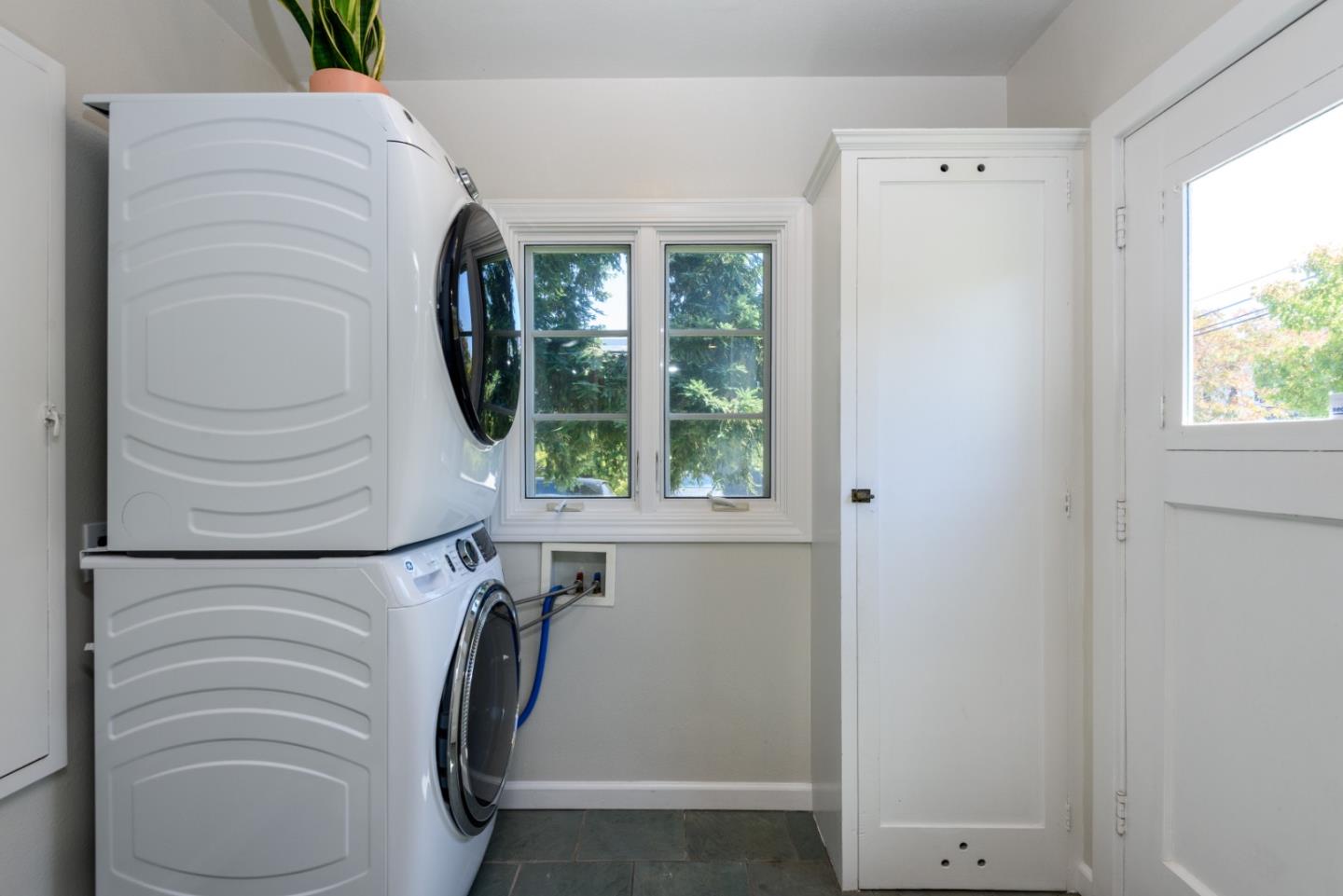 Detail Gallery Image 19 of 25 For 313 Seville Way, San Mateo,  CA 94402 - 3 Beds | 2 Baths