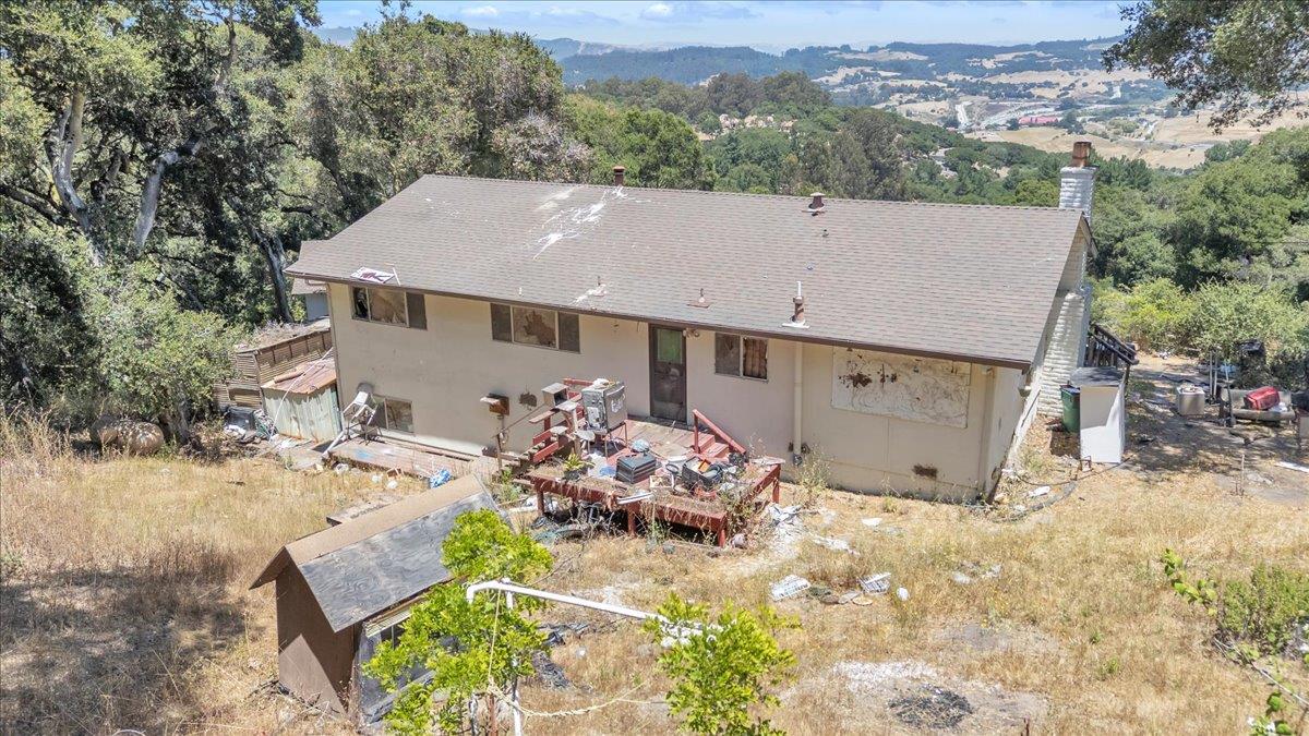 Detail Gallery Image 4 of 39 For 170 Dunbarton Rd, Aromas,  CA 95004 - 3 Beds | 2 Baths