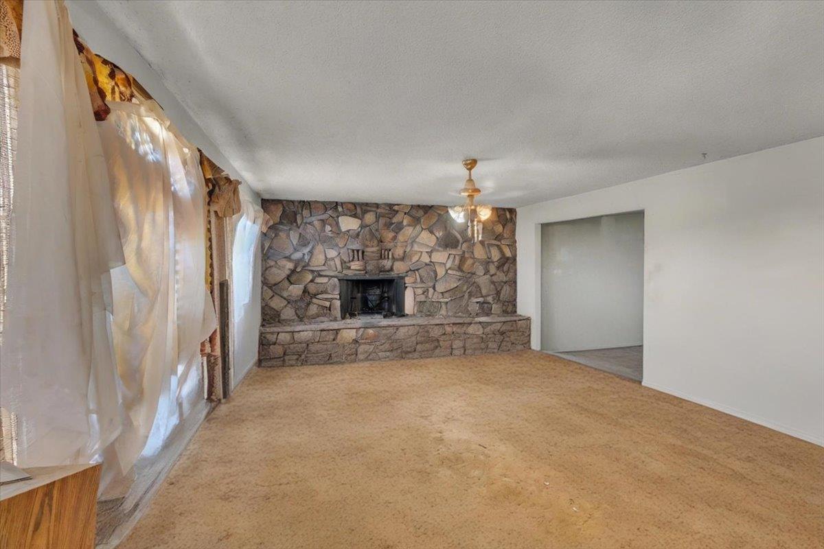 Detail Gallery Image 5 of 39 For 170 Dunbarton Rd, Aromas,  CA 95004 - 3 Beds | 2 Baths