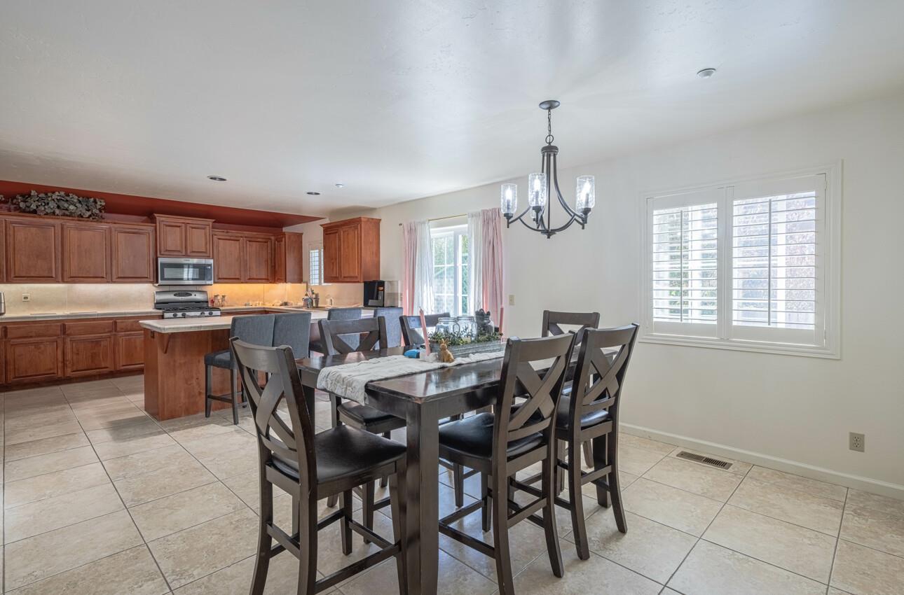 Detail Gallery Image 10 of 41 For 3145 Marina Dr, Marina,  CA 93933 - 4 Beds | 3 Baths