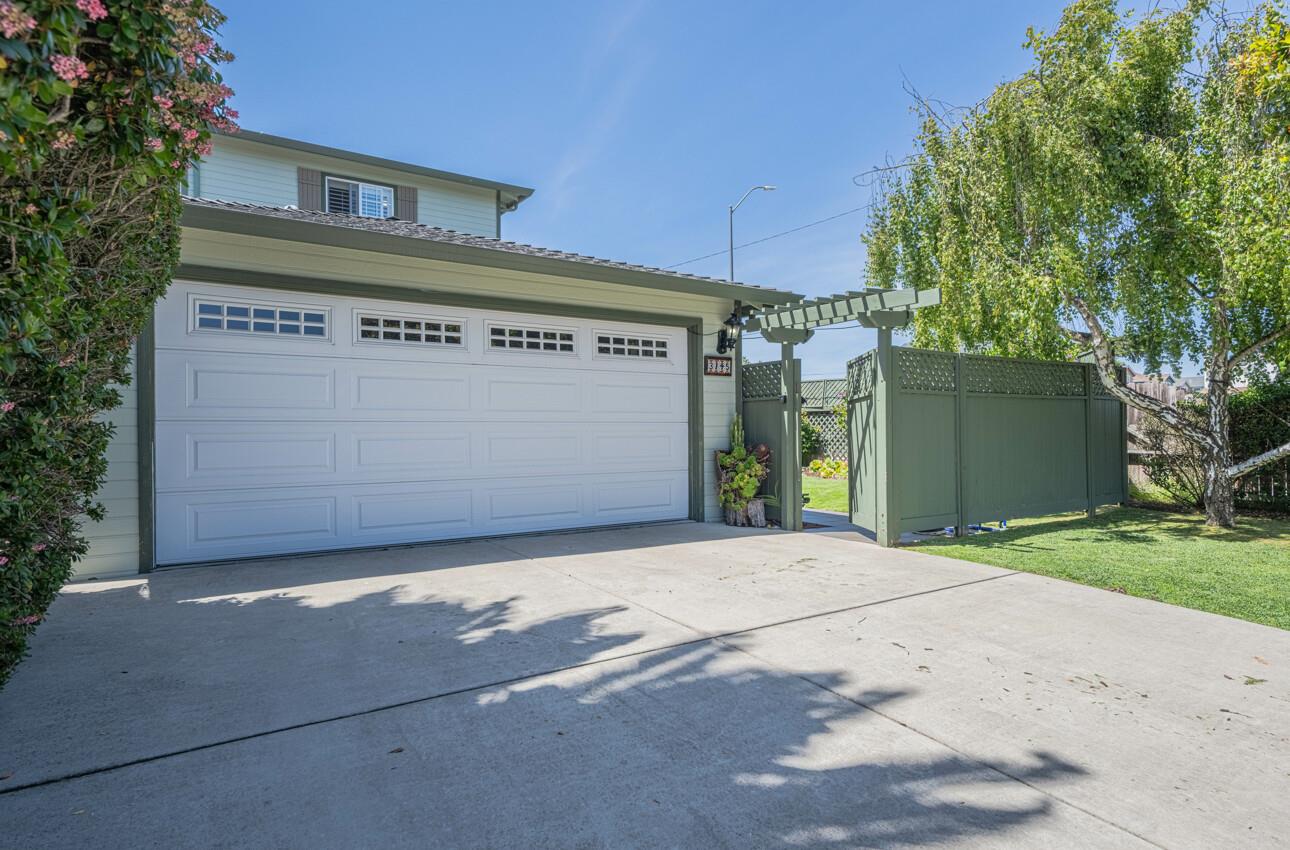 Detail Gallery Image 3 of 41 For 3145 Marina Dr, Marina,  CA 93933 - 4 Beds | 3 Baths