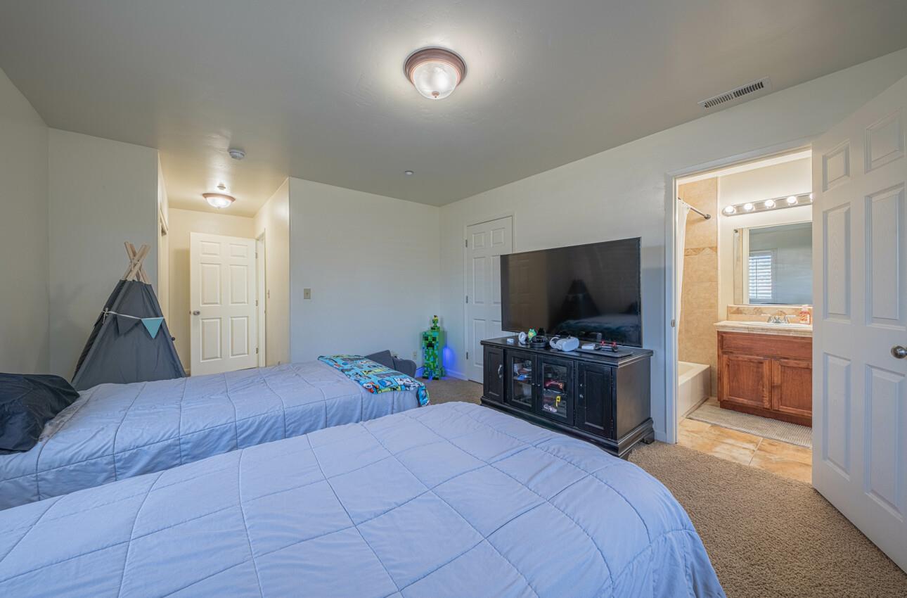 Detail Gallery Image 31 of 41 For 3145 Marina Dr, Marina,  CA 93933 - 4 Beds | 3 Baths