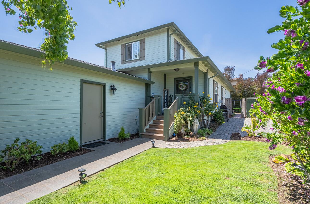 Detail Gallery Image 5 of 41 For 3145 Marina Dr, Marina,  CA 93933 - 4 Beds | 3 Baths
