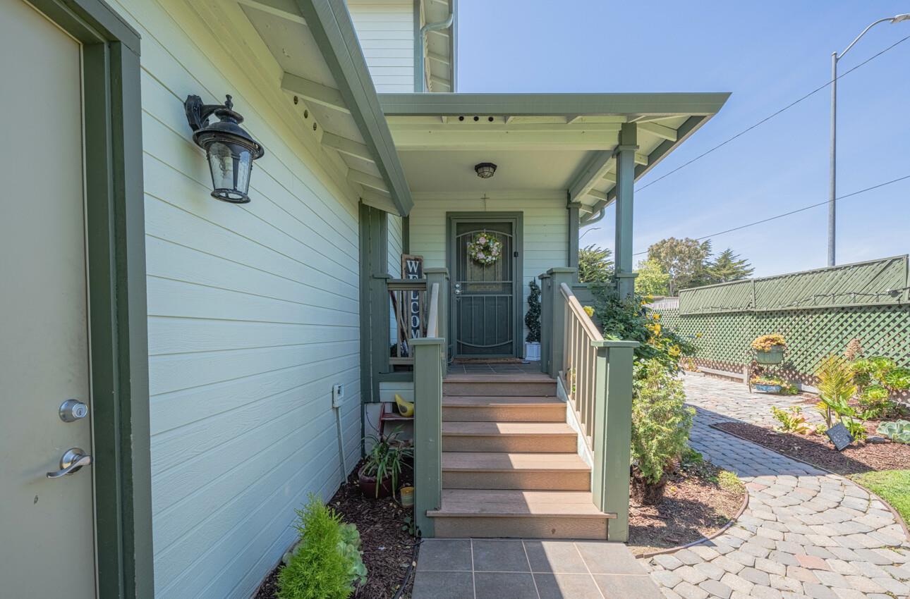 Detail Gallery Image 6 of 41 For 3145 Marina Dr, Marina,  CA 93933 - 4 Beds | 3 Baths