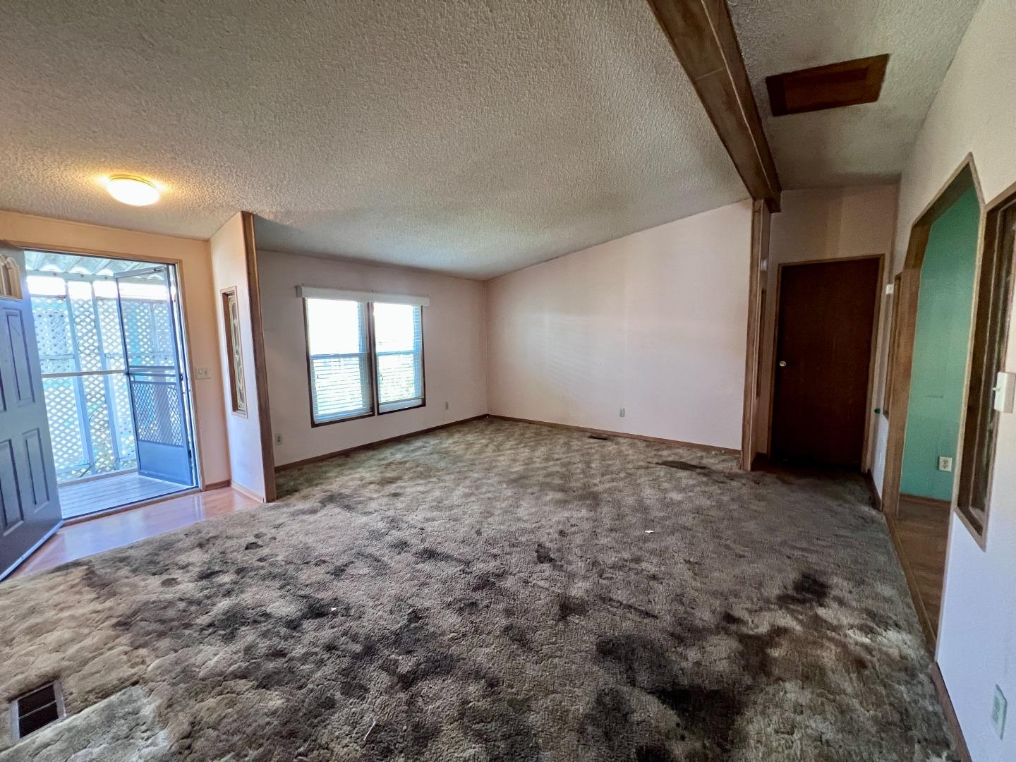 Detail Gallery Image 11 of 20 For 20 Russell Rd #36,  Salinas,  CA 93906 - 3 Beds | 2 Baths