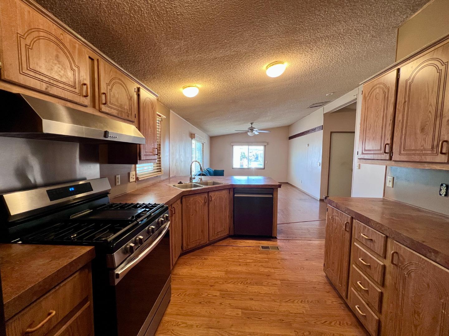 Detail Gallery Image 14 of 20 For 20 Russell Rd #36,  Salinas,  CA 93906 - 3 Beds | 2 Baths
