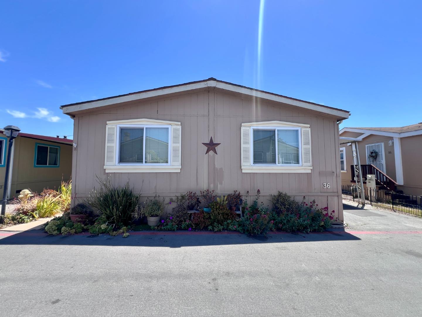 Detail Gallery Image 2 of 20 For 20 Russell Rd #36,  Salinas,  CA 93906 - 3 Beds | 2 Baths