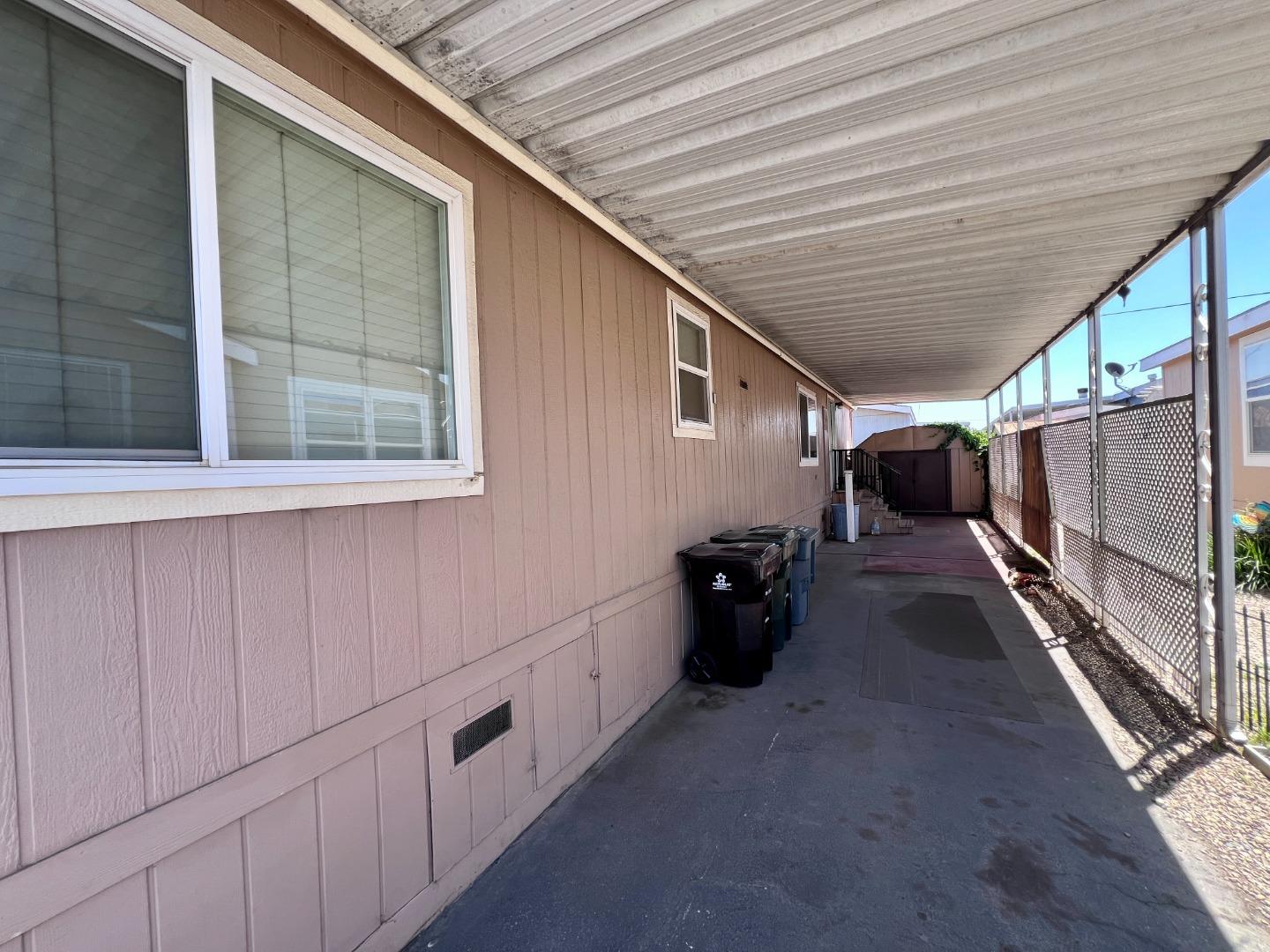 Detail Gallery Image 4 of 20 For 20 Russell Rd #36,  Salinas,  CA 93906 - 3 Beds | 2 Baths