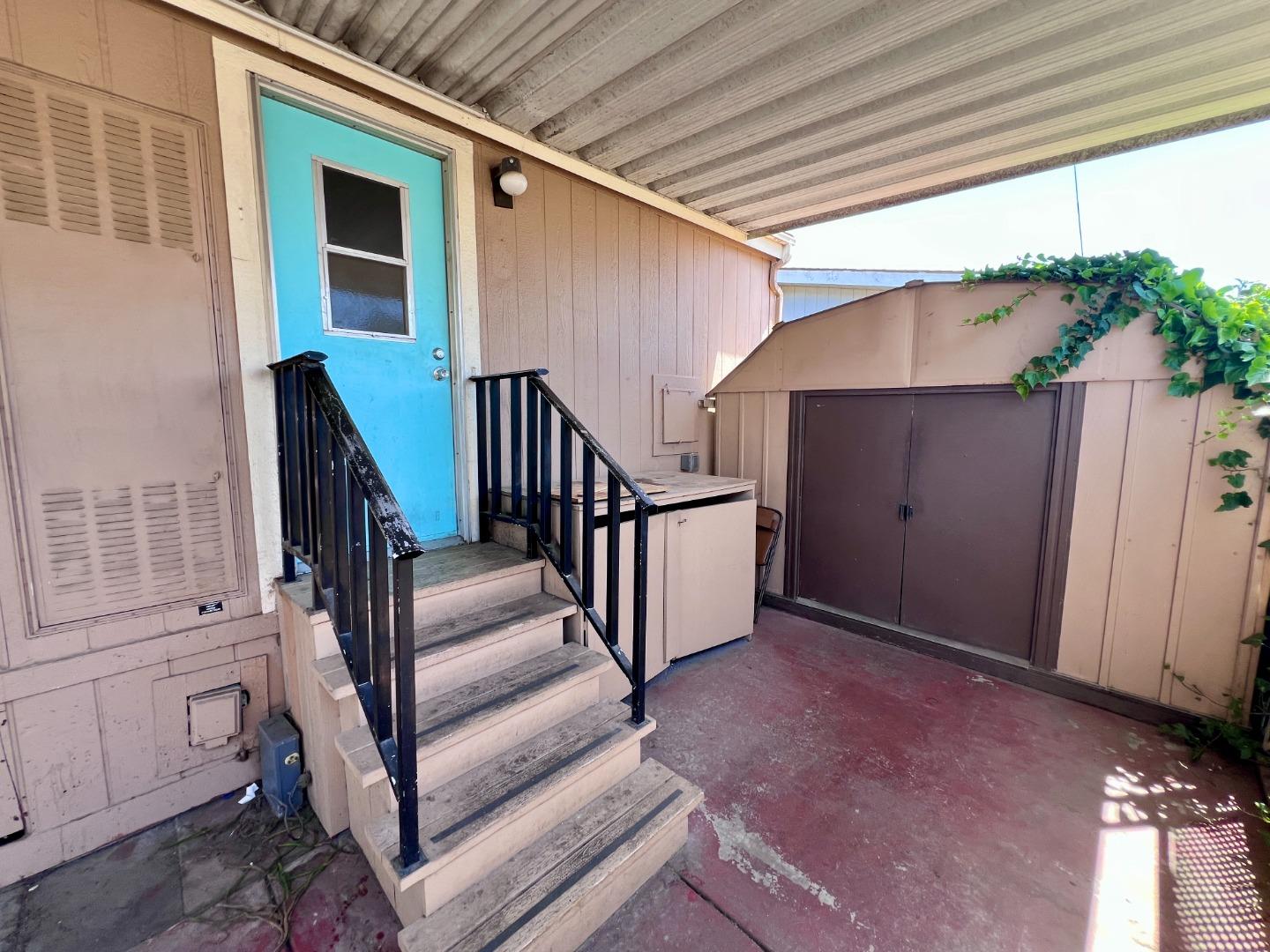 Detail Gallery Image 5 of 20 For 20 Russell Rd #36,  Salinas,  CA 93906 - 3 Beds | 2 Baths