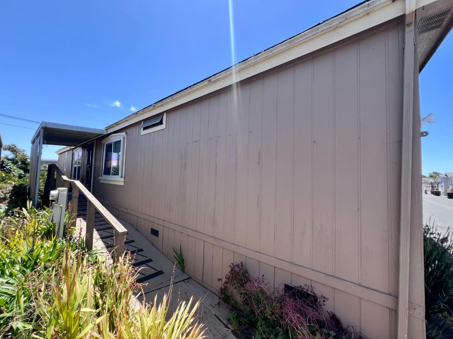 Detail Gallery Image 7 of 20 For 20 Russell Rd #36,  Salinas,  CA 93906 - 3 Beds | 2 Baths