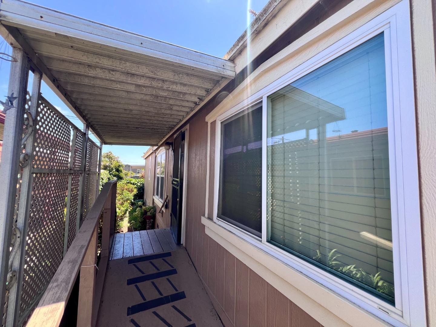 Detail Gallery Image 8 of 20 For 20 Russell Rd #36,  Salinas,  CA 93906 - 3 Beds | 2 Baths