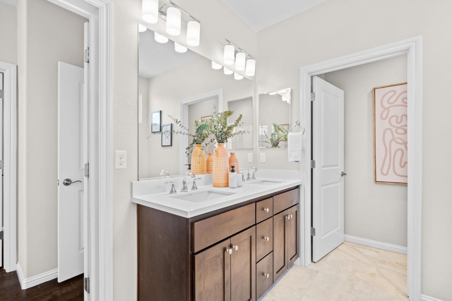 Detail Gallery Image 18 of 41 For 3406 Pyramid Way, Mountain View,  CA 94043 - 3 Beds | 3/1 Baths