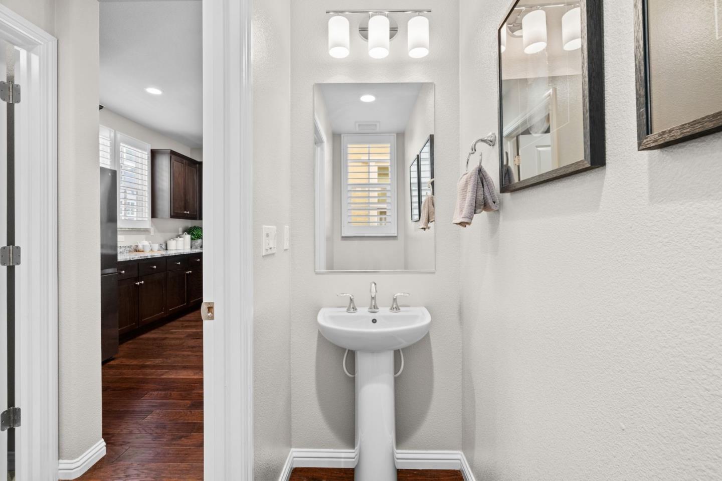 Detail Gallery Image 27 of 41 For 3406 Pyramid Way, Mountain View,  CA 94043 - 3 Beds | 3/1 Baths