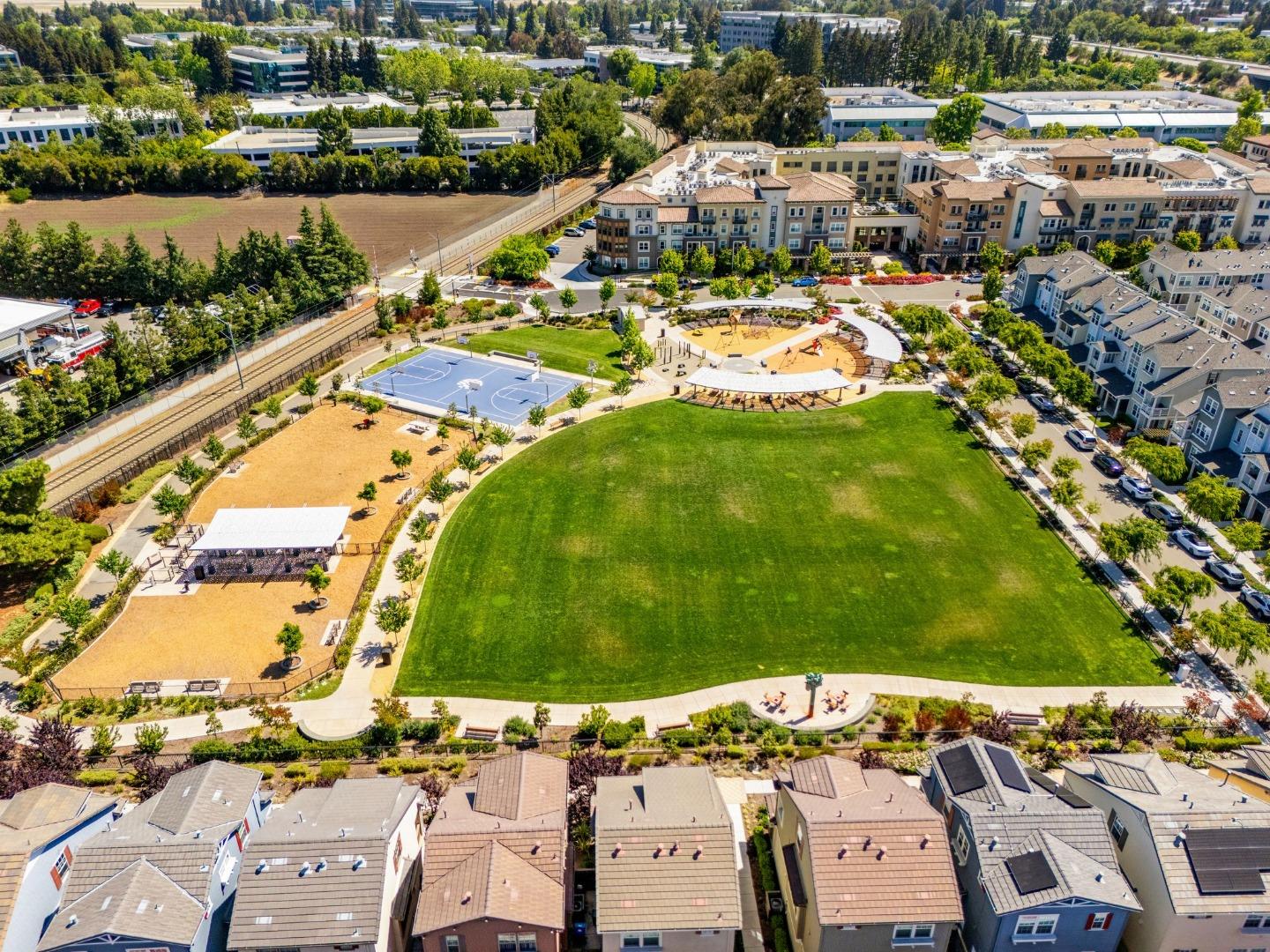 Detail Gallery Image 36 of 41 For 3406 Pyramid Way, Mountain View,  CA 94043 - 3 Beds | 3/1 Baths