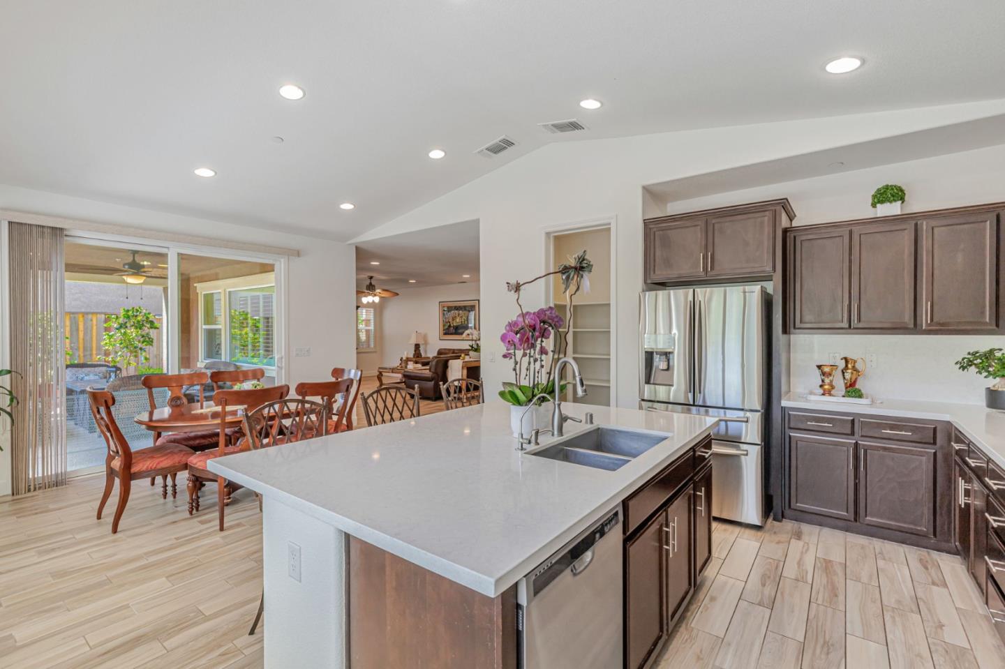 Detail Gallery Image 12 of 44 For 1188 Viognier Way, Gilroy,  CA 95020 - 4 Beds | 3 Baths