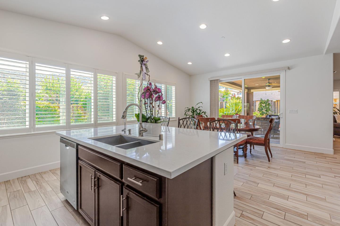 Detail Gallery Image 13 of 44 For 1188 Viognier Way, Gilroy,  CA 95020 - 4 Beds | 3 Baths