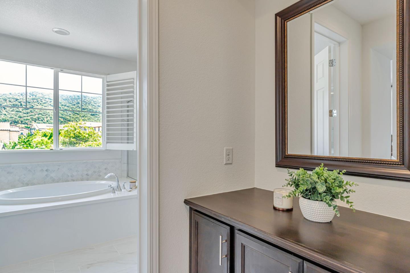 Detail Gallery Image 25 of 44 For 1188 Viognier Way, Gilroy,  CA 95020 - 4 Beds | 3 Baths